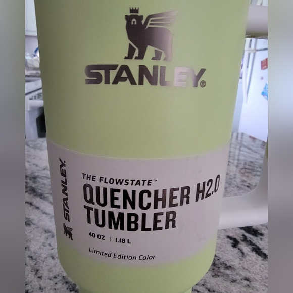 Stanley Quencher H2.0 Tumbler 40oz - Picture 2 of 4